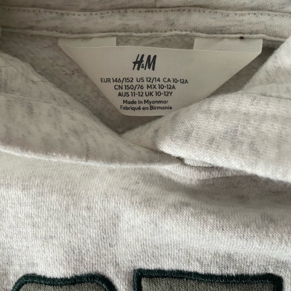 Loved H&M Kids x Boston Varsity Style Cream Hoodie Sweatshirt Sweater Size 10-12 - Picture 4 of 8